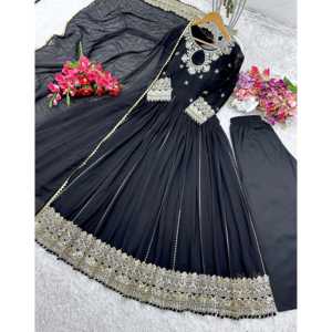 Belle robe élégante pour femmes avec Dupatta pour les fêtes - Product Image 3