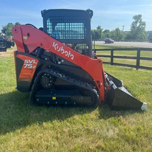 รถตักล้อยางขนาดเล็ก Kubota SVL75-3 มือสอง คุณภาพสูง ระบบไฮดรอลิกทรงพลัง ใช้งานได้หลากหลาย ให้ประสิทธิภาพที่เชื่อถือได้ ขายส่ง - Product Image 1