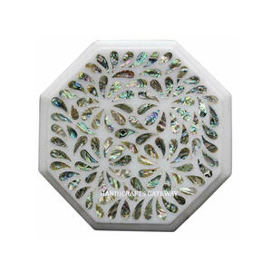 Table basse octogonale en marbre blanc attrayant avec une finition de qualité et un design unique avec incrustations florales pour la maison et l'hôtel - Product Image 5