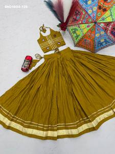 Lehenga para niña de algodón puro de alta calidad con borde sólido y de cinta Lampi, y Choli listo para usar con trabajo de cinta de espejo. Proveedor mundial. - Product Image 3