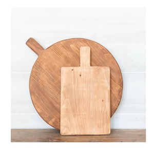 Planche à découper en bois personnalisable de qualité supérieure, rectangulaire, avec poignée, design à grain de bois multi-tonalités - Product Image 3