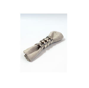 Élégant rond de serviette en métal doré parfait pour les réceptions de mariage et les dîners d'anniversaire avec finition de qualité supérieure - Product Image 4