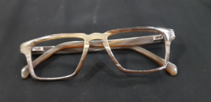 Lunettes à monture de corne vintage unisexes faites à la main Lunettes à monture en corne naturelle unique Lunettes à motif animal Forme de visage en diamant - Product Image 2