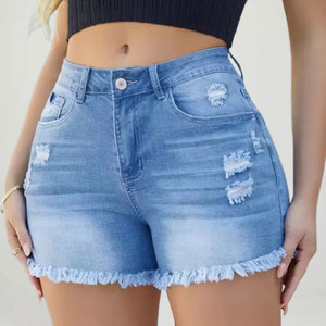 Tela transpirable con ajuste cómodo, perfecta para uso casual y diario. Shorts Mia para mujer. - Product Image 1