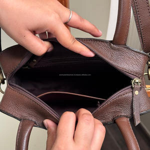 2025 design bohème cuir repoussé à la main Mini sac fourre-tout haute qualité peau de vache frange réglable bandoulière bandoulière épaule sac à main - Product Image 6