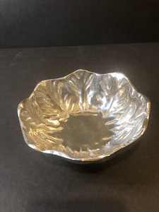 Cuenco decorativo de metal hecho a mano con base de rama dorada, decoración moderna, acabado plateado pulido, cuenco para frutas para exhibir en la mesa. - Product Image 2