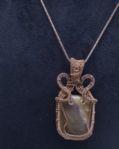 Collier pendentif en pierre d'agate naturelle enveloppé de fil de cuivre, bijoux bohèmes faits à la main, vente en gros - Product Image 3