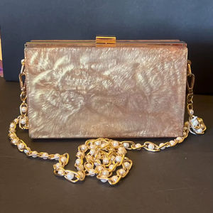 Pochette en résine personnalisée, sac à main en résine dorée - Product Image 1