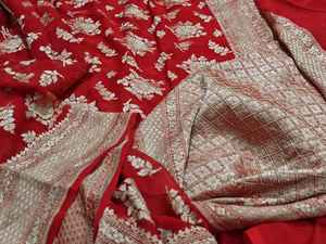 Sari de Chiffon Georgette Khaddi Banarasi 100% Puro, Tejido Tradicional Waterzari, Prenda Premium para Bodas, Fiestas y Eventos - Product Image 2