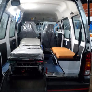 NOUVELLE AMBULANCE MARUTI EECO POUR LE TRANSPORT DE PATIENTS EN EXCELLENT ÉTAT, ÉDITION MANUELLE, NORME D'ÉMISSION LONGUEUR STANDARD - Product Image 4