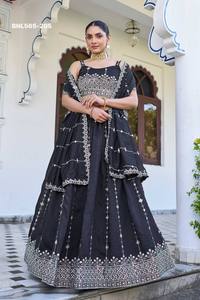 ชุดเลเฮนกา โจลี และผ้าคลุมไหล่ ผ้าไหมเนื้อดี งานปักลาย ดีไซน์ล่าสุด คุณภาพพรีเมียม จากผู้ผลิตและส่งออกทั่วโลก - Product Image 5