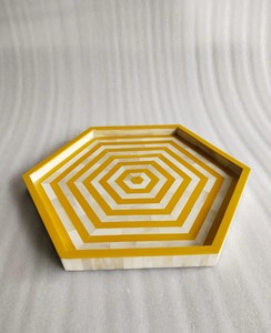 Bandeja Decorativa Rectangular de Madera, Diseño Bohemio con Grabado Floral Azul y Blanco, Hecha a Mano, para Servir o Almacenar, Decoración para el Hogar - Product Image 3