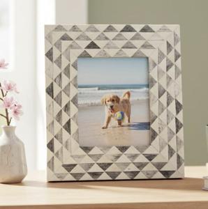 Cadre photo en os incrusté fait main de qualité supérieure avec motif géométrique et finition durable, idéal pour les bureaux et la décoration intérieure - Product Image 1