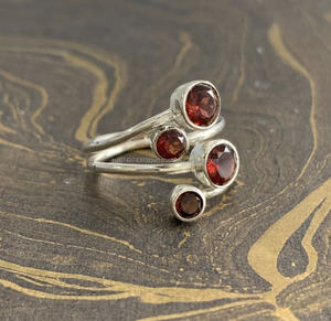 Anillo Clásico Hecho a Mano en India con Engaste de Plata de Ley 925 y Granate Rojo Natural, Joyería Fina para Bodas, Venta al Por Mayor - Product Image 2