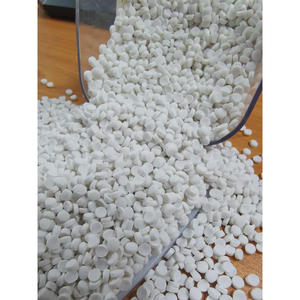 Meilleur prix, produit phare : Granulés de carbonate de calcium (masterbatch) en forme de remplissage, couleur blanc naturel, matière première pour bidons. - Product Image 1