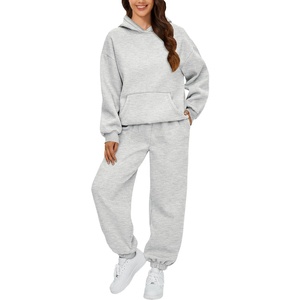 Sudadera personalizada nueva para mujer con pantalones de chándal, conjuntos de 2 piezas para mujer, conjunto de joggers de algodón y poliéster para chica joven con logotipo personalizado - Product Image 1