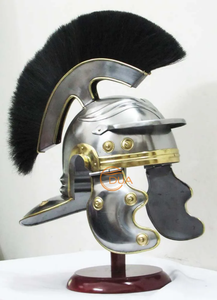 Casco de Centurión Romano Pulido y Elegante, Armadura Imperial Gallica de Hierro Negro con Pluma, Disfraz Medieval para Exhibición Navideña - Product Image 4