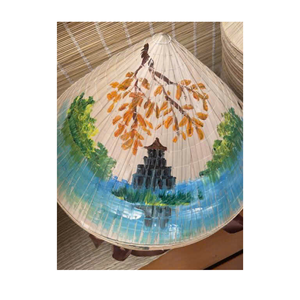 Sombrero Cónico de Bambú Hecho a Mano, Estilo Rústico Tradicional - Product Image 1