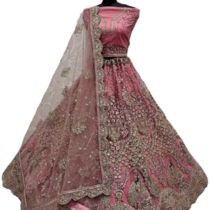 Travail manuel Look inspiré filet brodé avec quatre côtés belle dentelle et butte partout vêtements de fête Lehenga coli pour la mariée - Product Image 1