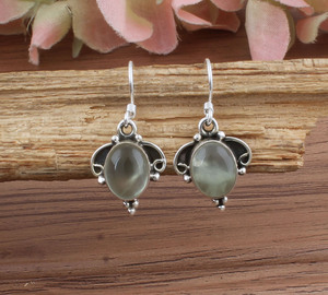 ต่างหูห้อยประดับพลอยเพรนไนต์ธรรมชาติ หรูหรา ทำจากเงินแท้ 925 งานแฮนด์เมด เครื่องประดับสำหรับทุกเพศ เหมาะสำหรับงานแต่งงาน งานครบรอบ งานปาร์ตี้ - Product Image 2