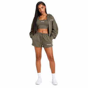 Ensemble de survêtement 3 pièces pour femme, vert olive, avec sweat à capuche zippé, crop top et short, logo personnalisé, vêtements de sport décontractés, streetwear, vente en gros, usine OEM - Product Image 1