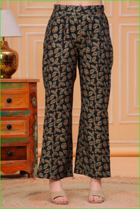 Conjunto de Kurta Asimétrica Verde Kala Khatta Bordada a Mano - Product Image 4