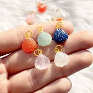 Pendentif miniature en Lapis Lazuli, breloque artisanale en pierre précieuse, bijoux plaqués or, cadeau inspiré de l'océan, accessoires pour la fabrication de bijoux - Product Image 3