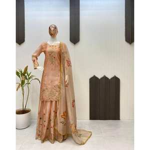 Ensemble de costume de fête pour femmes avec haut bas Dupatta pour un look élégant - Product Image 3