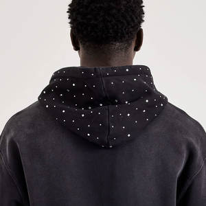 เสื้อฮู้ดดี้ปักคริสตัลแบบกำหนดเอง ผู้ผลิต OEM เสื้อฮู้ดดี้ผ้าฝ้ายฟลีซ ดีไซน์ประดับเพชร สำหรับแบรนด์แฟชั่นและคำสั่งซื้อจำนวนมาก - Product Image 6