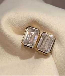 Boucles d'oreilles solitaires en diamant de laboratoire scintillant 1,00 carat, taille émeraude, pour unisexe, en or massif 14 carats, bijoux fins pour fiançailles et promesse - Product Image 1