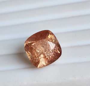 Piedra Preciosa Suelta 100% Natural, Certificada por IGI, de Piedra del Sol de Oregón, Corte Cojín, Color Rojo Schiller, Todas las Formas y Tamaños, Disponible al por Mayor - Product Image 3
