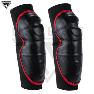 Manchons de protection pour genoux noirs et rouges à fort impact avec rembourrage renforcé pour équipement sportif, boxe, MMA, et manchons de protection pour coudes - Product Image 4