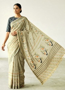 Sari en polyester imprimé pour femme, idéal pour Diwali, séchage rapide, sans plis, tenue décontractée pour fêtes, vêtement ethnique élégant à drapé fluide - Product Image 5