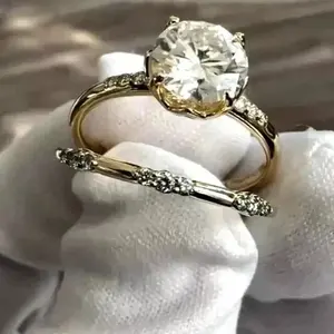 Anillo de Compromiso con Moissanita de Corte Redondo de 3.66 TCW, Plata de Ley, Engaste de Puntas, Diamante Tishya - Product Image 1