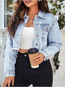 Chaqueta vaquera corta de mujer con dobladillo sin rematar, manga larga, botones y bolsillos - Product Image 4