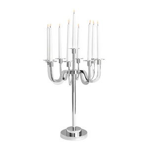 Eleva tu decoración con este candelabro de 9 brazos en cromo plateado, moderno, duradero y perfecto para bodas o eventos de lujo en el hogar. - Product Image 3
