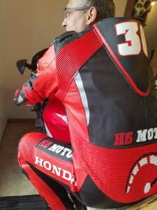 ชุดแข่งรถมอเตอร์ไซค์หนังแท้ ชุดมอเตอร์ไซค์หนังหนา ผลิตในประเทศปากีสถาน ชุดขับขี่มอเตอร์ไซค์ ชุดแข่งรถคุณภาพพรีเมียม Kangaroo - Product Image 2