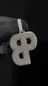 Colgante de Plata de Ley 925 con Moissanita VVS Iced Out, Pasa Prueba de Diamante, Personalizable con Nombre, Número o Letra, Joyería Bling Hip Hop - Product Image 4