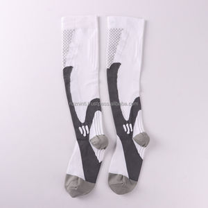 Chaussettes décontractées pour hommes à rayures, en coton doux extensible, matière respirante anti-transpiration, port quotidien confortable - Product Image 5