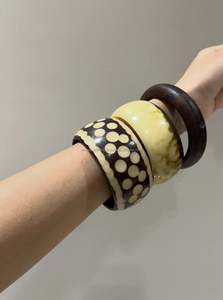 Bracelet élégant en résine épaisse, bijou tendance pour femme, style moderne et luxueux pour le podium et le quotidien - Product Image 2