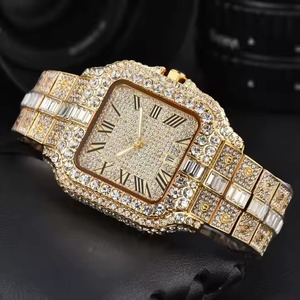 Montre unisexe de haute qualité personnalisée avec diamants carrés en moissanite VVS, affichage de la date, cristal saphir, mouvement à quartz - Product Image 1