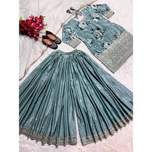 Costume long pakistanais de créateur avec Sharara et Dupatta Vêtements indiens et pakistanais élégants - Product Image 2