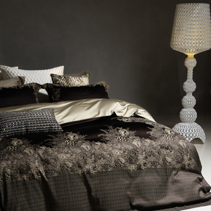 Ensemble <span class=keywords><strong>de</strong></span> literie en satin jacquard <span class=keywords><strong>noir</strong></span> <span class=keywords><strong>et</strong></span> <span class=keywords><strong>or</strong></span> <span class=keywords><strong>de</strong></span> luxe - Product Image 3