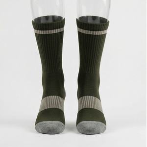 Chaussettes de football en gros pour enfants et adultes – Compression, respirantes, performance, durables, souples, personnalisables, pour la gym, assorties par paire - Product Image 1