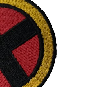 Patch brodé thermocollant avec éléphant et logo rouge, forme irrégulière, applique en feutre non tissé, badge décoratif - Product Image 4
