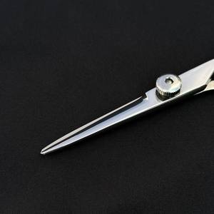 Ciseaux de coiffure droits avec repose-doigt réglable de 5.25 pouces - Product Image 5