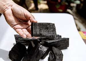 Carbón Vegetal Natural de Mangrovia para Parrilla de Hookah Viet Argo, Carbón en Trozos de Larga Duración y Alta Temperatura - Product Image 3