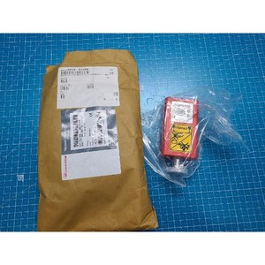 AMAT 3310-01198 GAUGE_NANN)GAUGE_PIRANI เกจวัดสำหรับใช้งานตามสภาพปัจจุบัน อะไหล่อุปกรณ์เซมิคอนดักเตอร์มือสอง - Product Image 5