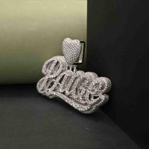Colgante personalizado con nombre en letras cursivas, con incrustaciones de moissanita VVS, para hombre y mujer, en plata de ley 925 con engaste de corazón. - Product Image 2