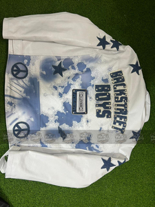 Blouson de motard rétro en cuir de vachette matelassé, style pop des années 90, avec patchwork en jean vintage, vêtement de fan personnalisé pour concert de groupe - Product Image 6